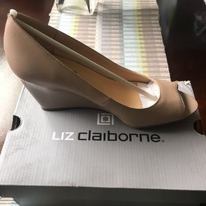 New Women’s Nude Wedge Size 7
